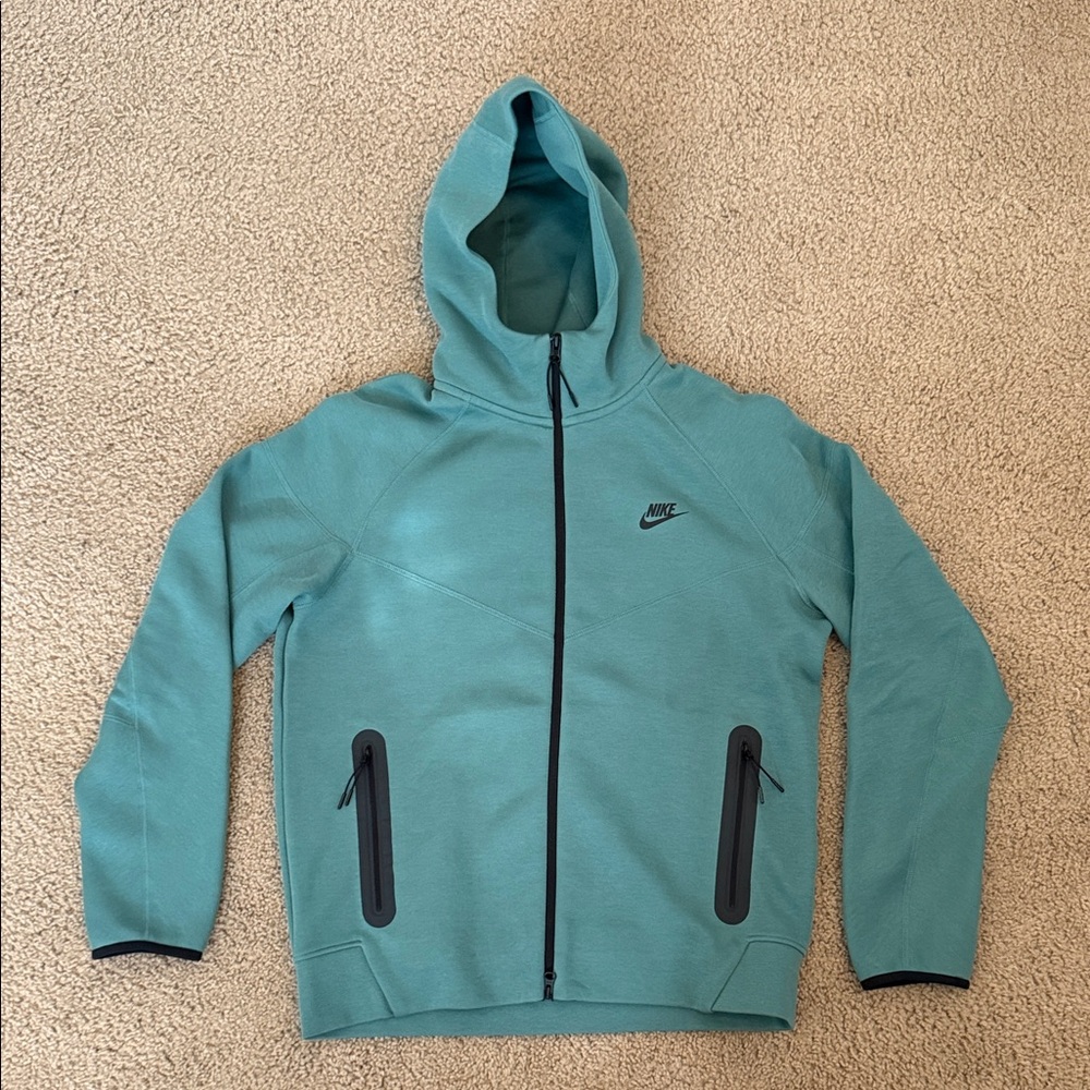 NIKE TECH FLEECE ZIP-UP TOP — BRAND NEW
